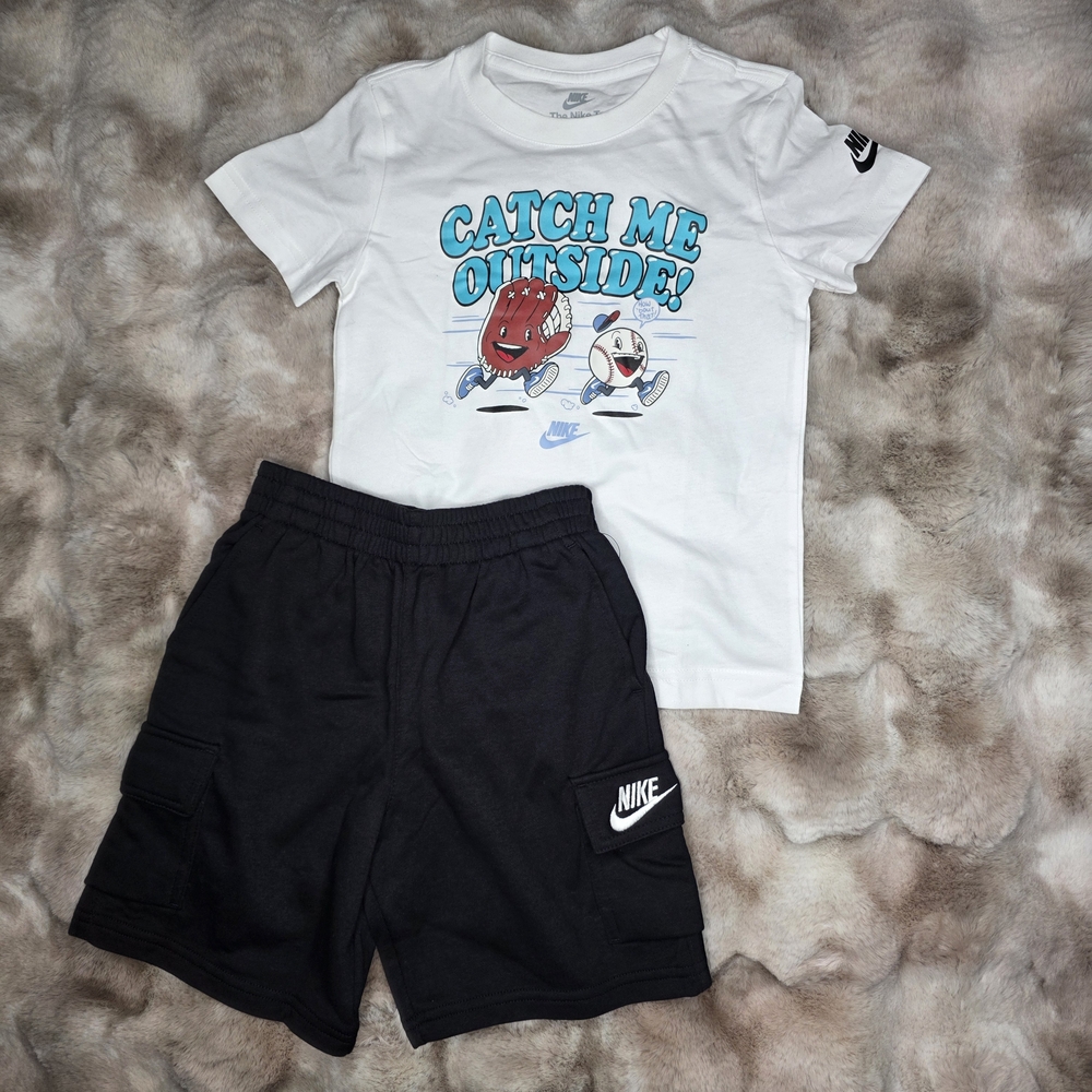 Nike Short Sleeve T-Shirt & Cargo Shorts 2 Piece Set White/Black Size 6 Boys NWT